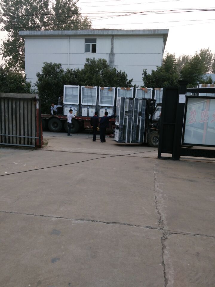 连云港85台太阳能广告垃圾箱发货成功